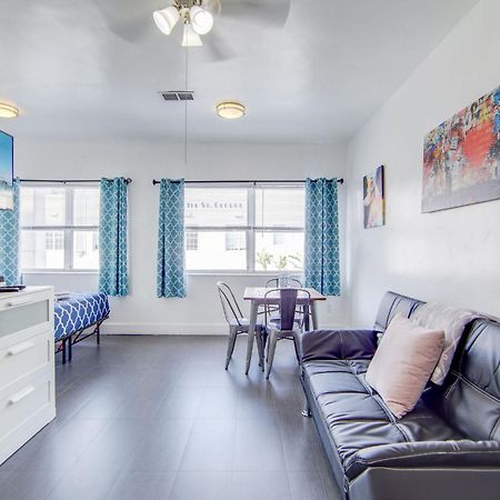 Chic Large Studio Apt Near Ocean Drive South Beach ไมอามีบีช ภายนอก รูปภาพ