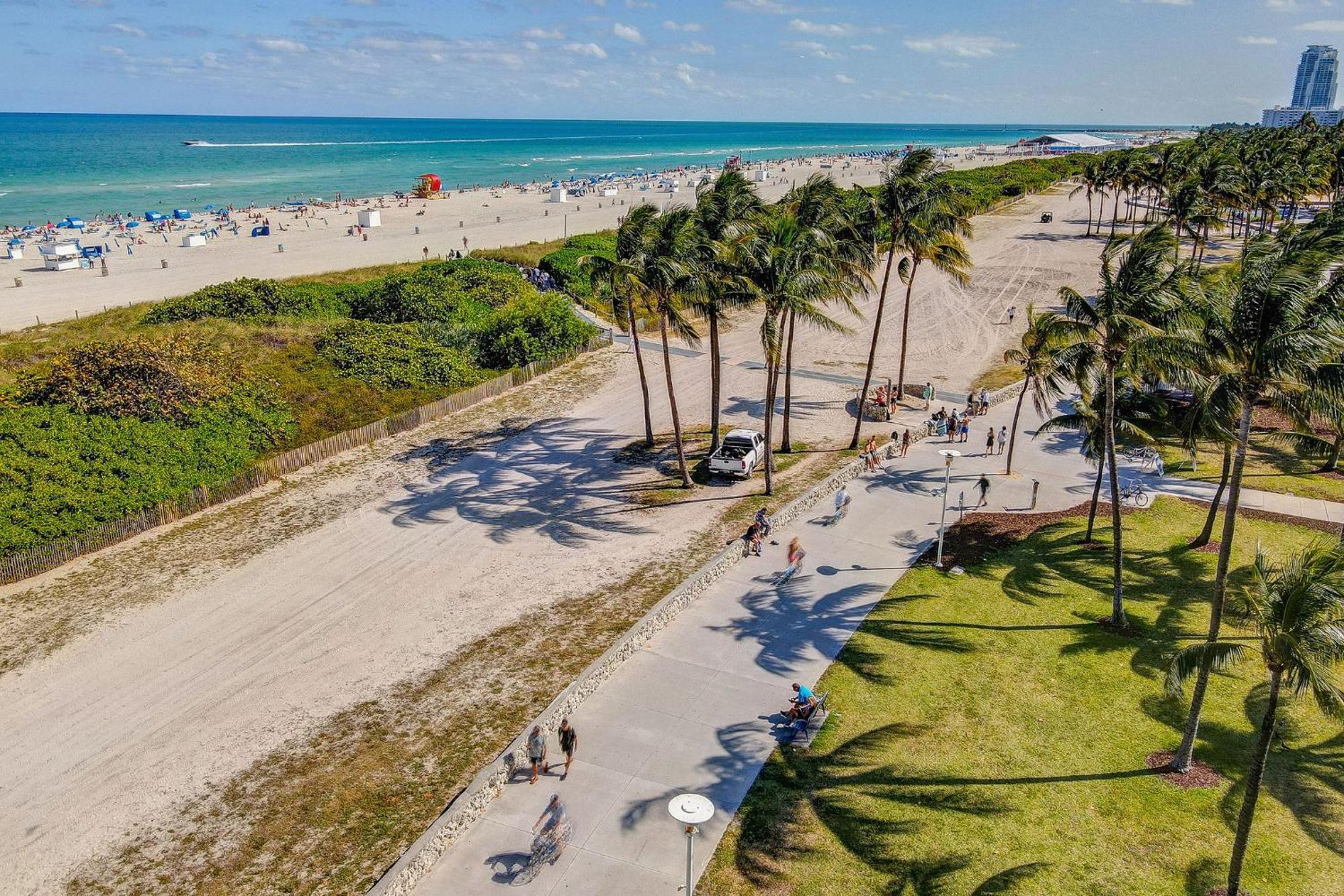 Chic Large Studio Apt Near Ocean Drive South Beach ไมอามีบีช ภายนอก รูปภาพ