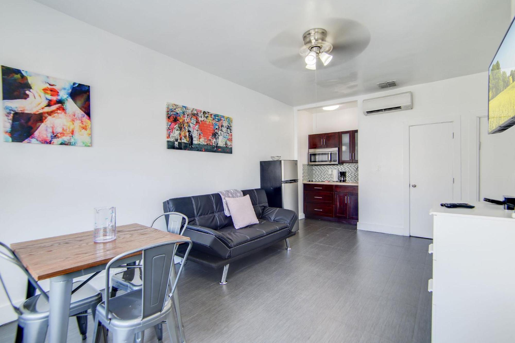 Chic Large Studio Apt Near Ocean Drive South Beach ไมอามีบีช ภายนอก รูปภาพ