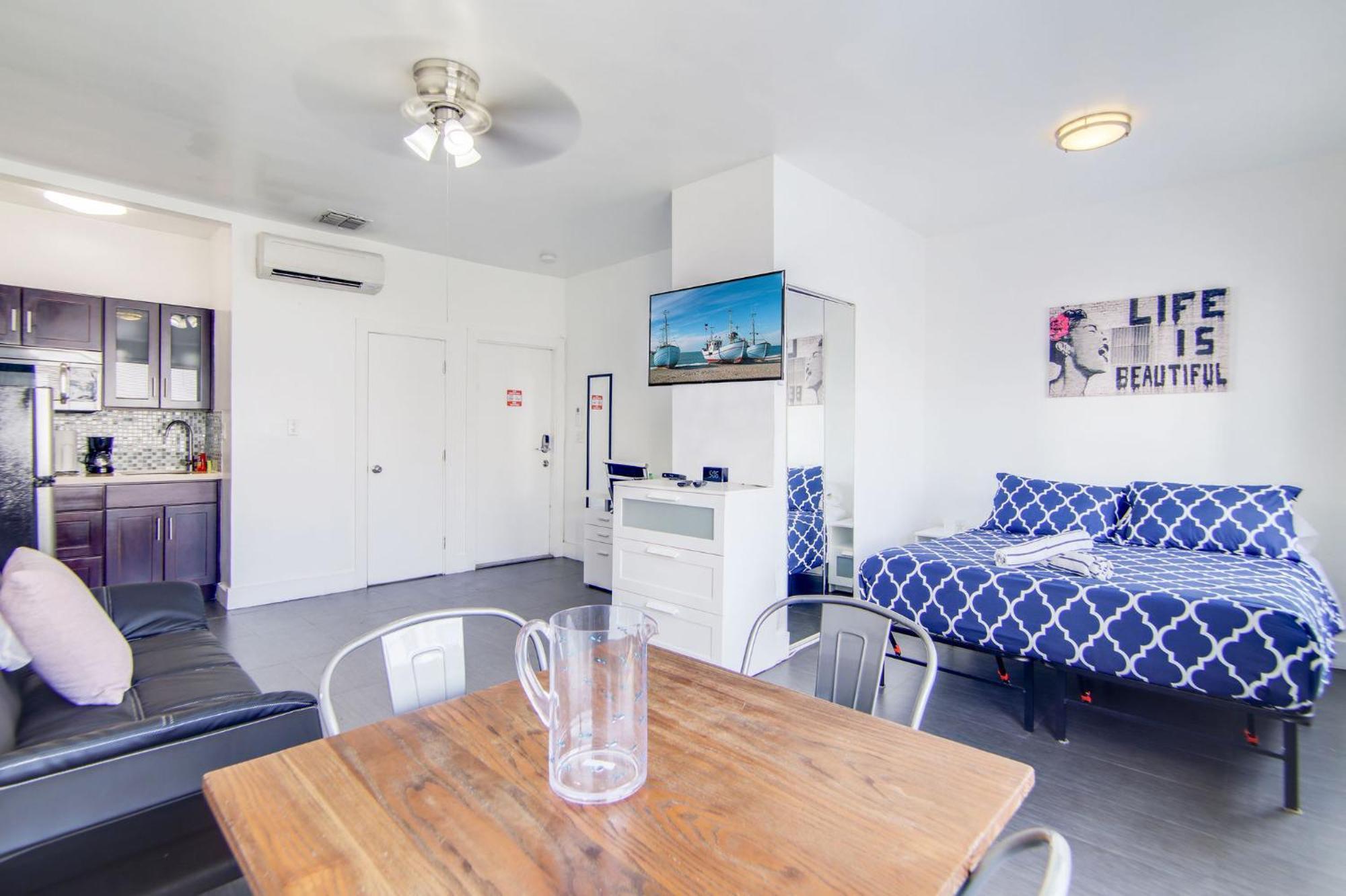 Chic Large Studio Apt Near Ocean Drive South Beach ไมอามีบีช ภายนอก รูปภาพ