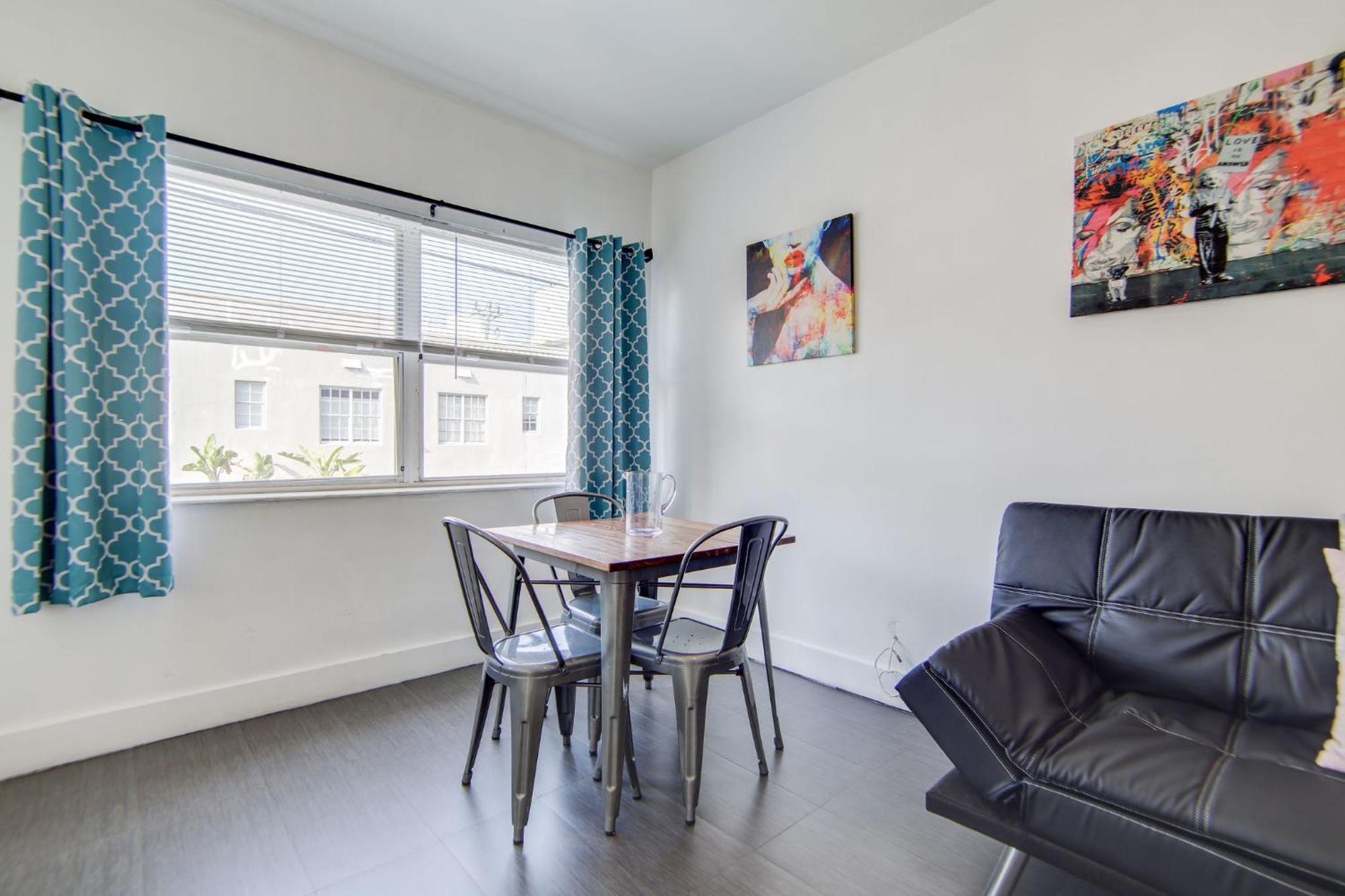 Chic Large Studio Apt Near Ocean Drive South Beach ไมอามีบีช ภายนอก รูปภาพ