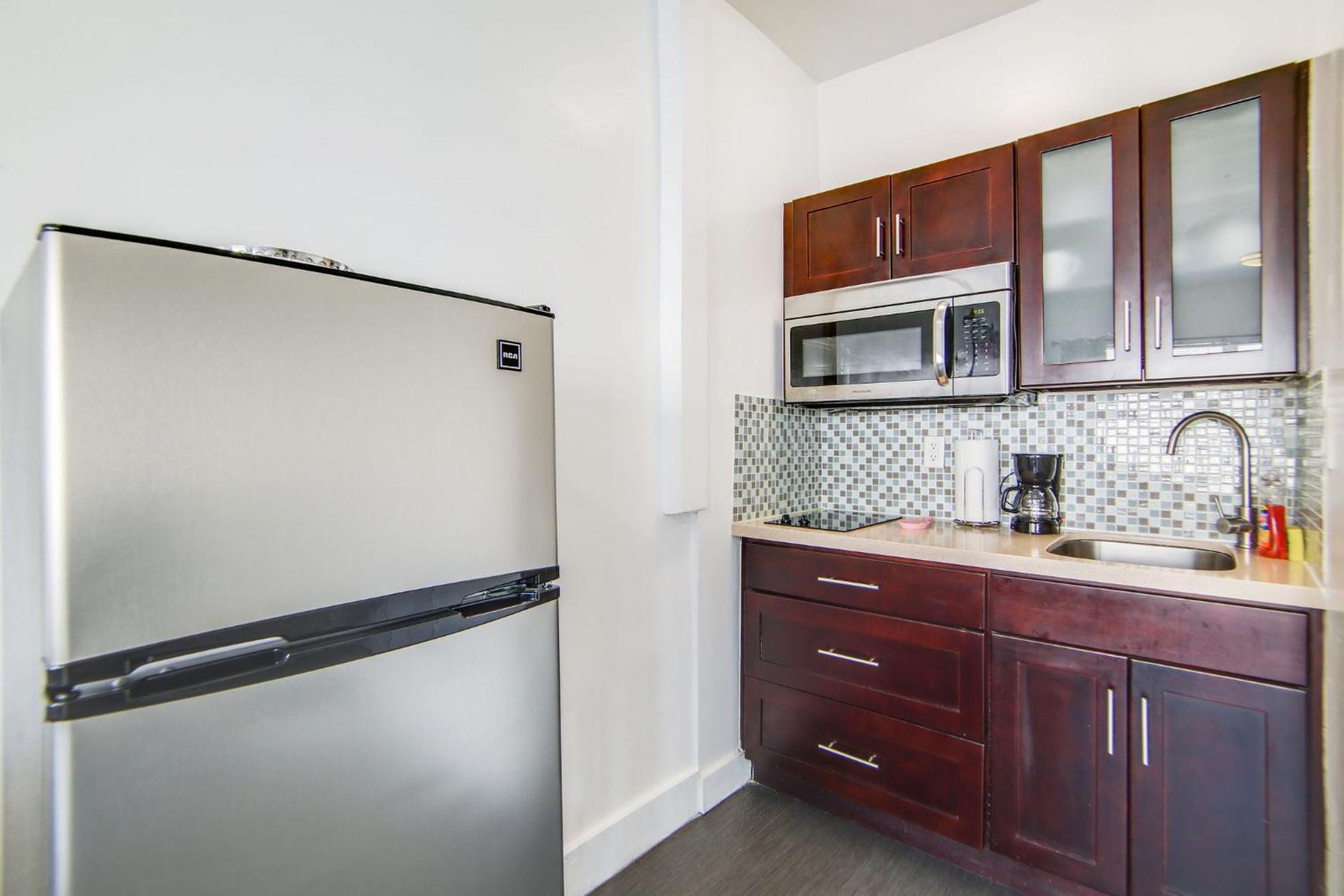 Chic Large Studio Apt Near Ocean Drive South Beach ไมอามีบีช ภายนอก รูปภาพ