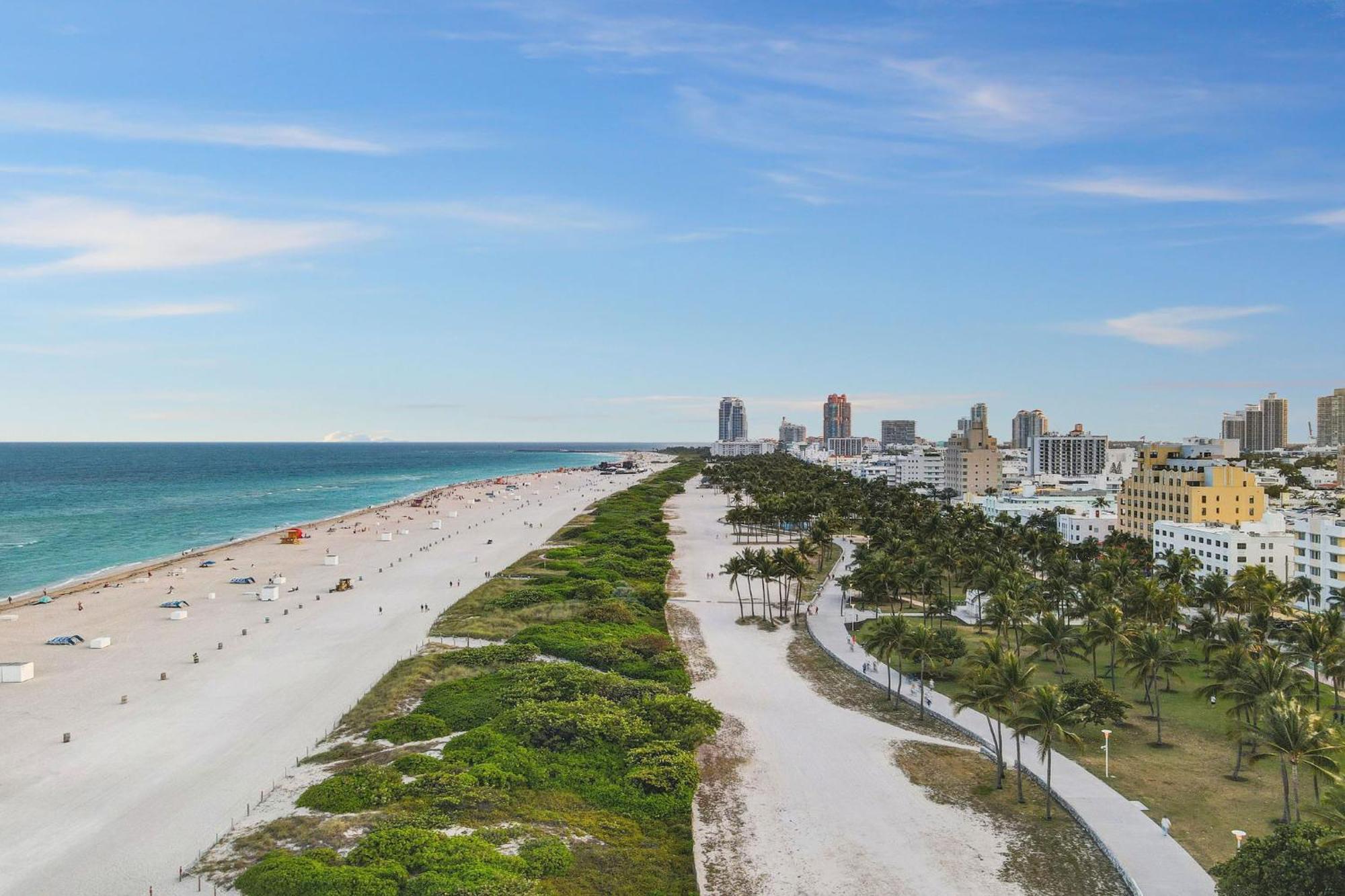 Chic Large Studio Apt Near Ocean Drive South Beach ไมอามีบีช ภายนอก รูปภาพ
