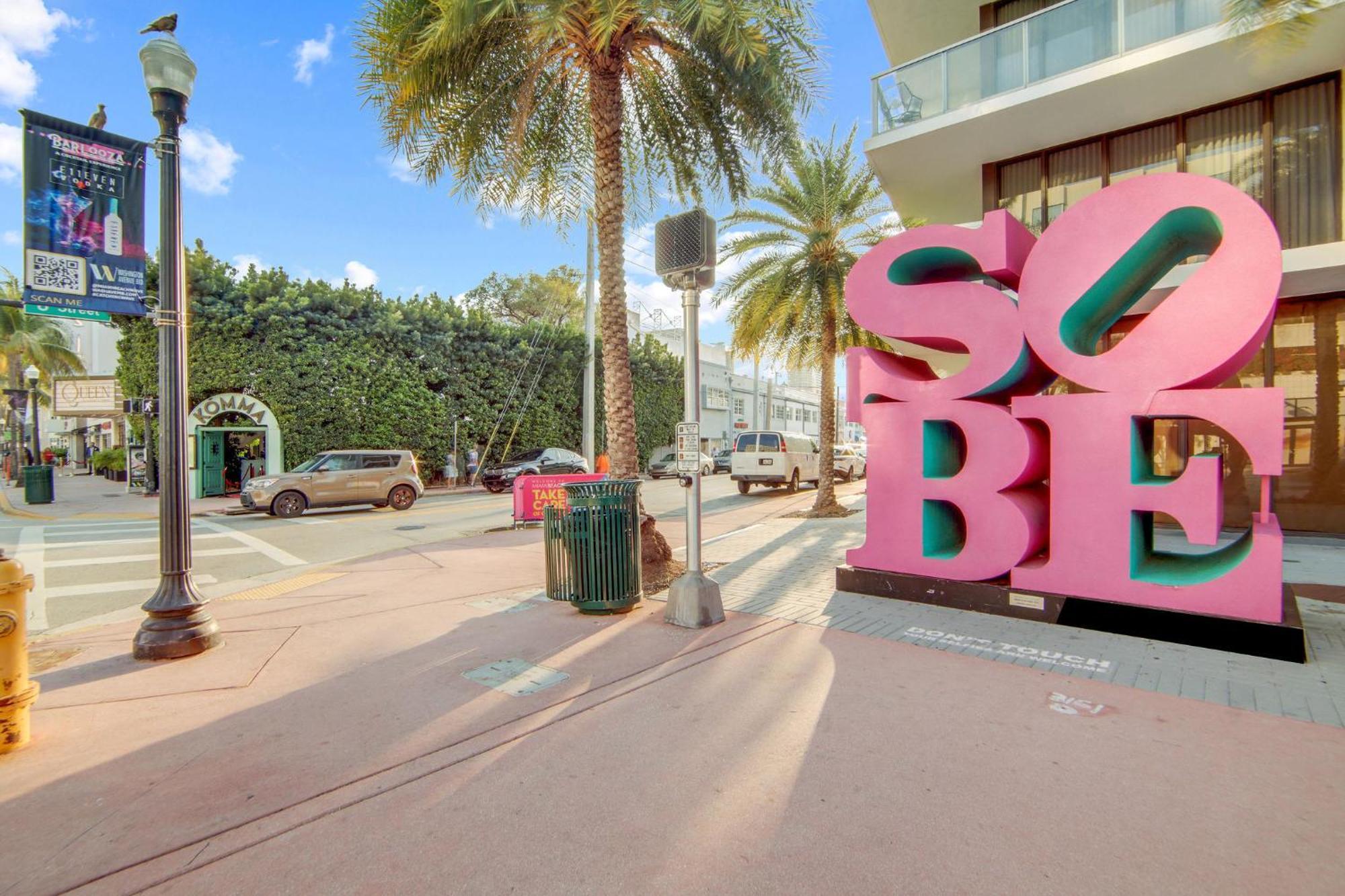Chic Large Studio Apt Near Ocean Drive South Beach ไมอามีบีช ภายนอก รูปภาพ
