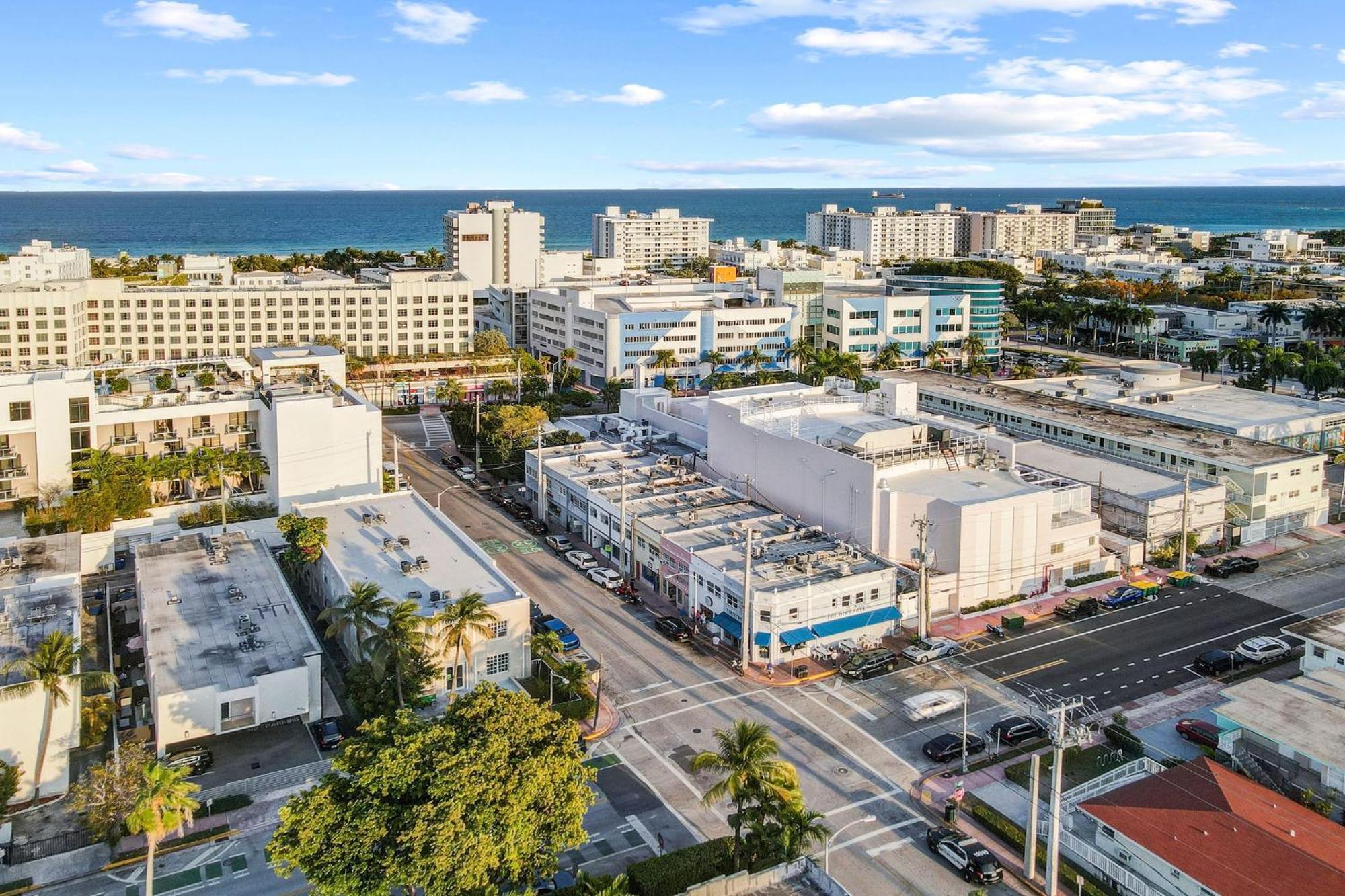 Chic Large Studio Apt Near Ocean Drive South Beach ไมอามีบีช ภายนอก รูปภาพ